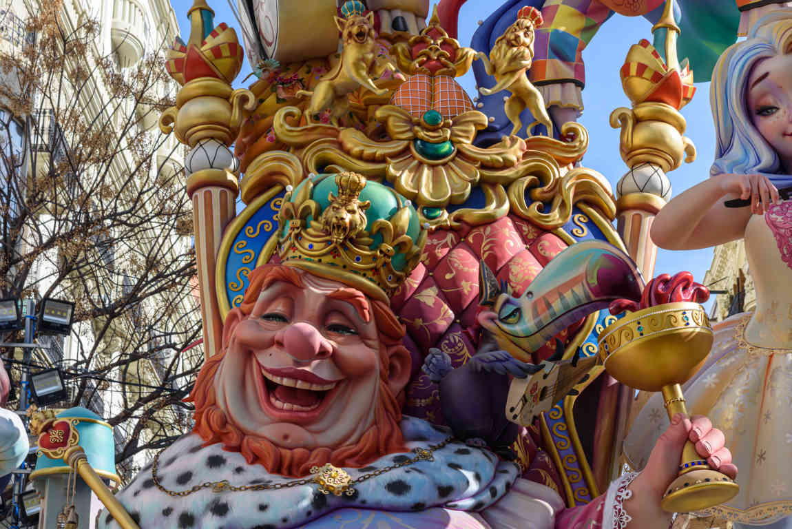 Valencia - fallas 2023 - 8 premio - falla Almirante Cadarso-Conde Altea - Que no pare la música 04.jpg